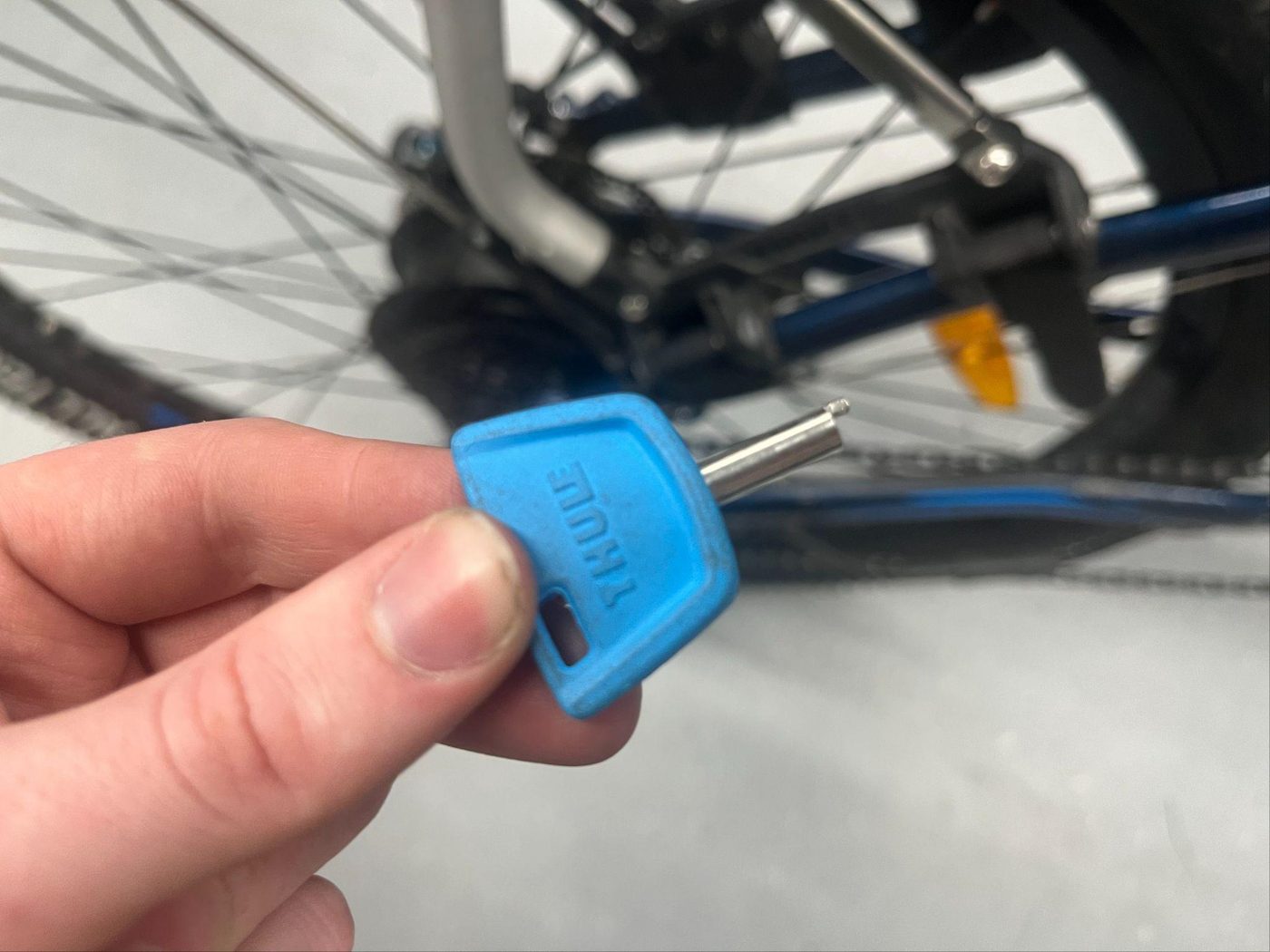 Blue key used to detach the frame